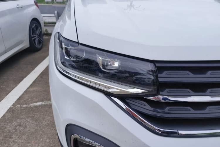 Used Volkswagen Tacqua 2021 1.5L Automatic Yue Zhi Lian Edition Right Front Headlight