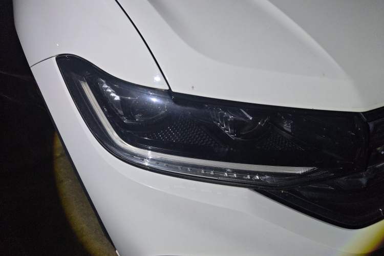 Used Volkswagen Tacqua 2021 280TSI DSG R-Line Connected Version Right Front Headlight