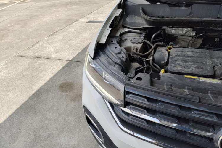 Used Volkswagen Tacqua 2021 1.5L Automatic 30th Anniversary Edition Right Front Headlight