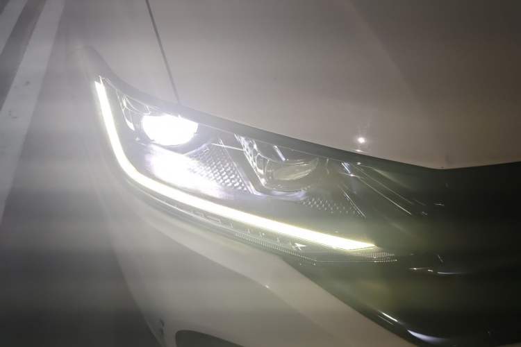 Used Volkswagen Tacqua 2021 1.5L Automatic Yue Zhi Lian Edition Right Front Headlight