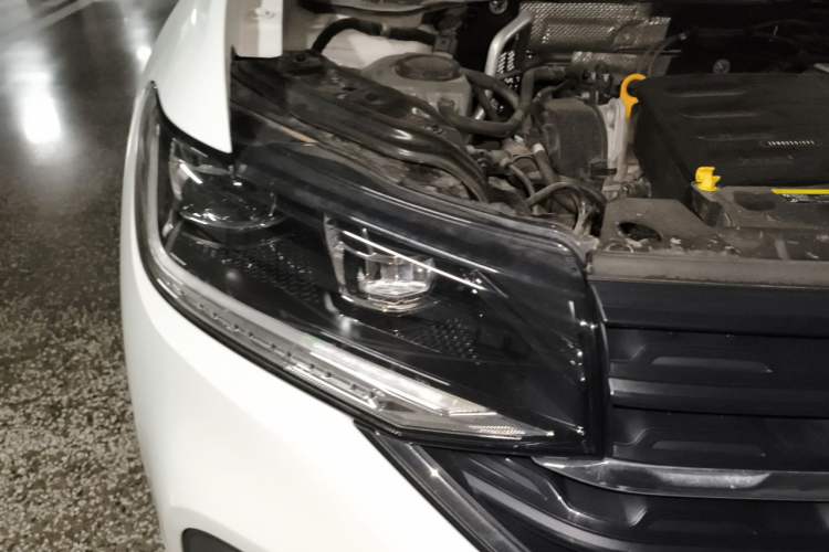 Used Volkswagen Tacqua 2021 1.5L Automatic Yue Zhi Lian Edition Right Front Headlight