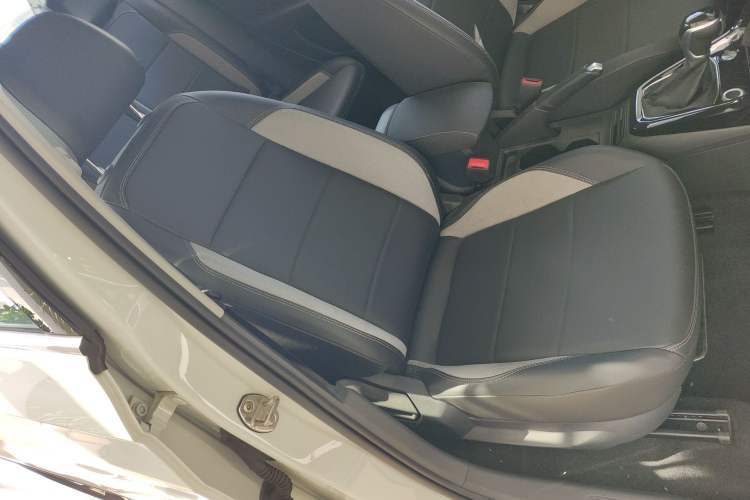 Used Volkswagen Tacqua 2021 280TSI DSG EnjoyPro Smart Connectivity Version Right Front Seat