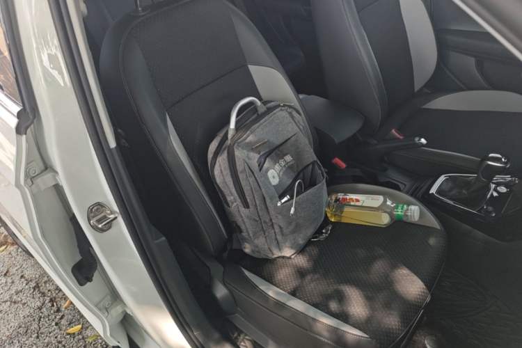 Used Volkswagen Tacqua 2021 200TSI DSG JoyConnect Edition Right Front Seat
