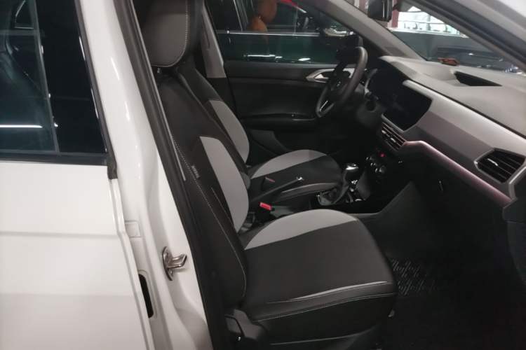 Used Volkswagen Tacqua 2021 280TSI DSG R-Line Connected Version Right Front Seat