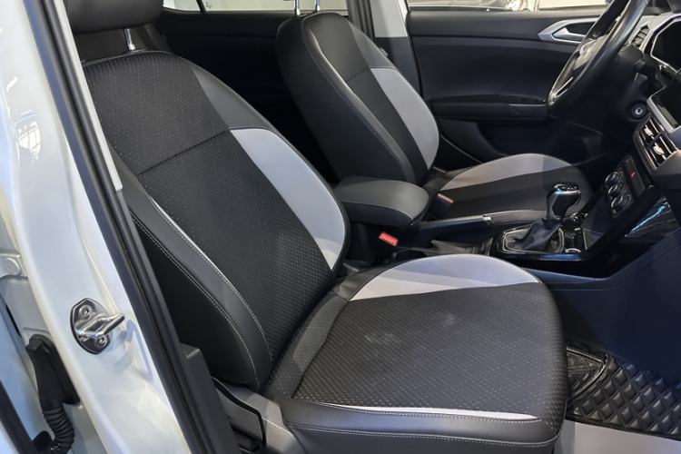 Used Volkswagen Tacqua 2021 280TSI DSG R-Line Connected Version Right Front Seat