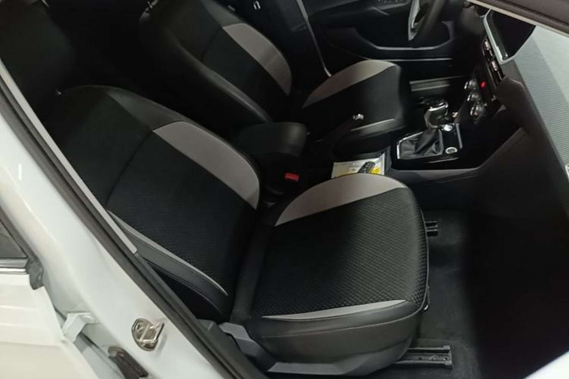 Used Volkswagen Tacqua 2021 200TSI DSG JoyConnect Edition Right Front Seat