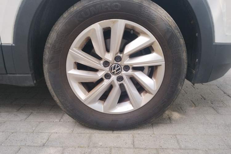 Used Volkswagen Tacqua 2021 1.5L Automatic Shangzhilian Edition Right Front Wheel Hub