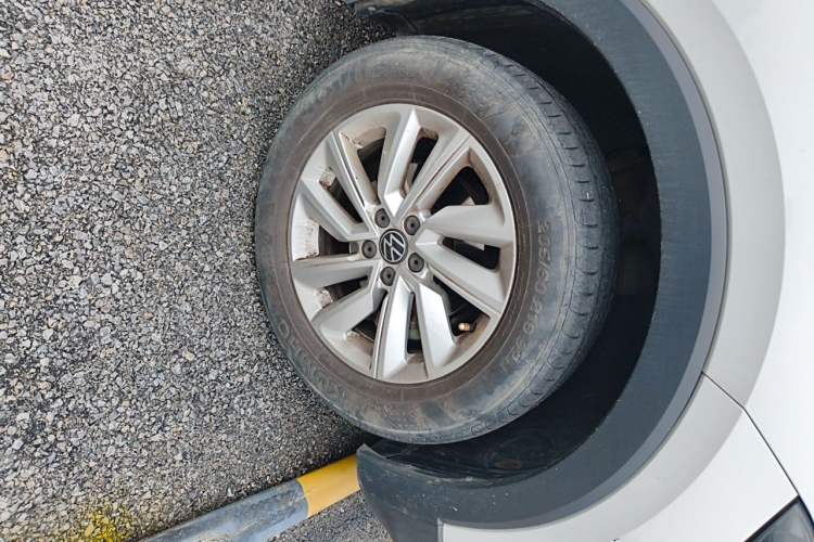 Used Volkswagen Tacqua 2021 1.5L Automatic Shangzhilian Edition Right Front Wheel Hub