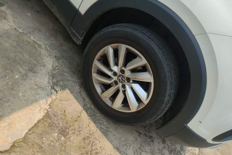 Used Volkswagen Tacqua 2021 1.5L Automatic Shangzhilian Edition Right Front Wheel Hub