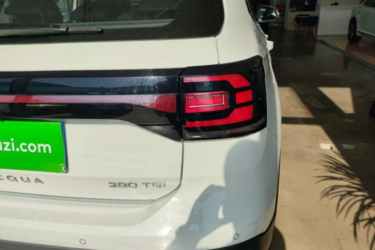 Used Volkswagen Tacqua 2021 280TSI DSG EnjoyPro Smart Connectivity Version Right Rear Taillight