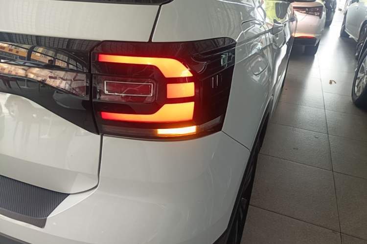 Used Volkswagen Tacqua 2021 1.5L Automatic Yue Zhi Lian Edition Right Rear Taillight