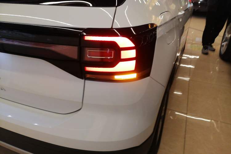 Used Volkswagen Tacqua 2021 1.5L Automatic Shangzhilian Edition Right Rear Taillight