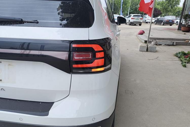 Used Volkswagen Tacqua 2021 1.5L Automatic Yue Zhi Lian Edition Right Rear Taillight