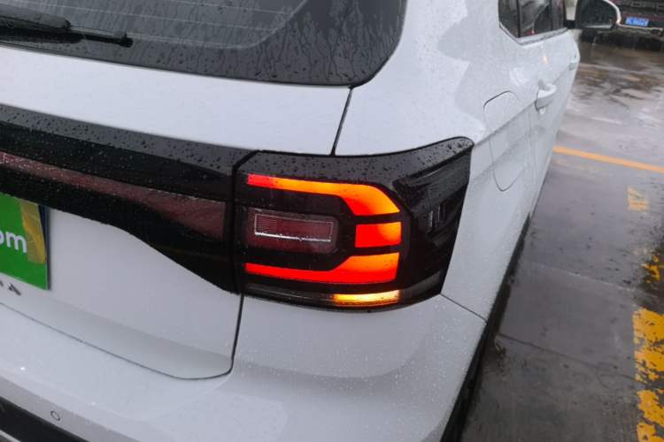 Used Volkswagen Tacqua 2021 1.5L Automatic Yue Zhi Lian Edition Right Rear Taillight