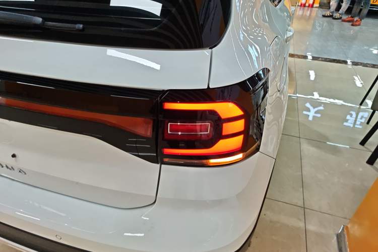 Used Volkswagen Tacqua 2021 1.5L Automatic Yue Zhi Lian Edition Right Rear Taillight