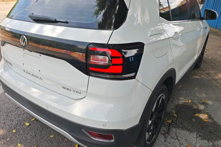 Used Volkswagen Tacqua 2021 200TSI DSG JoyConnect Edition Right Rear Taillight