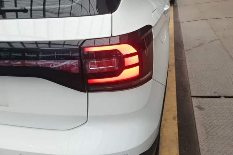 Used Volkswagen Tacqua 2021 1.5L Automatic Yue Zhi Lian Edition Right Rear Taillight