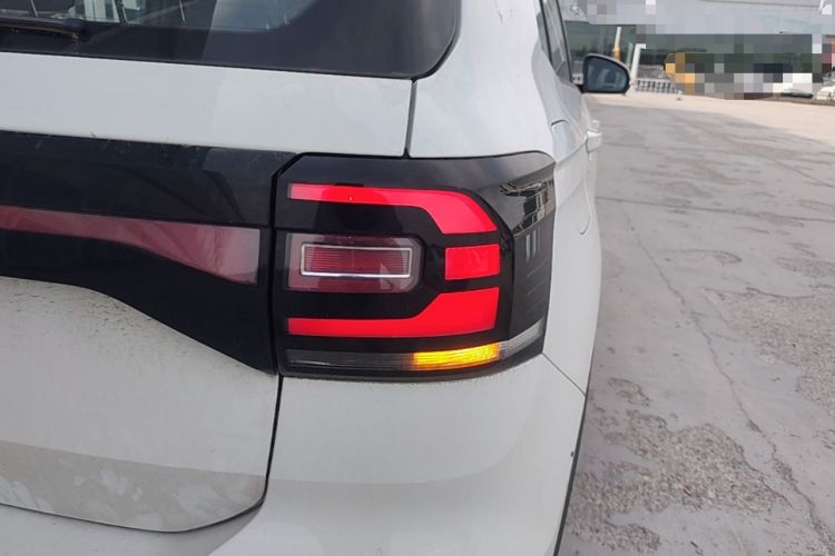 Used Volkswagen Tacqua 2021 1.5L Automatic Yue Zhi Lian Edition Right Rear Taillight