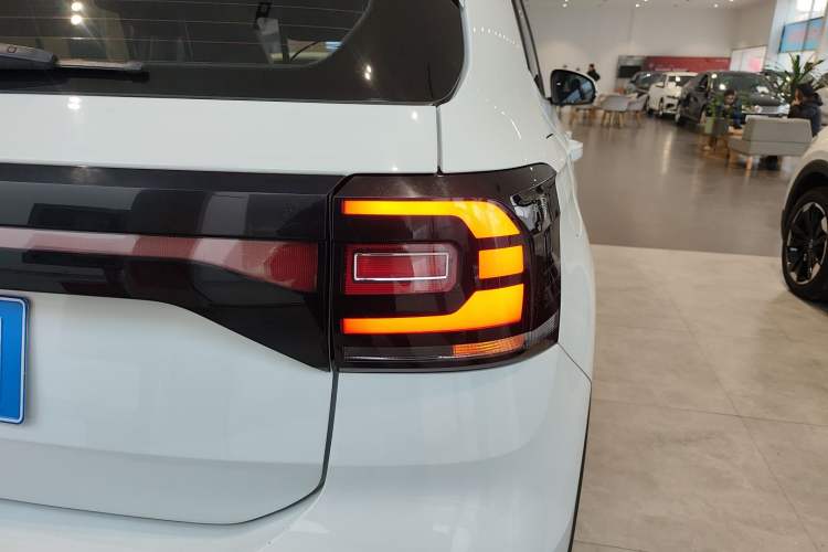 Used Volkswagen Tacqua 2021 1.5L Automatic Yue Zhi Lian Edition Right Rear Taillight