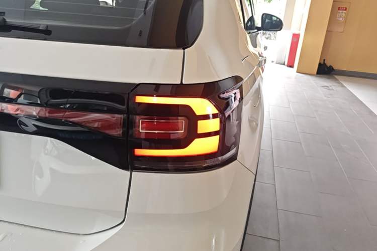 Used Volkswagen Tacqua 2021 1.5L Automatic Yue Zhi Lian Edition Right Rear Taillight