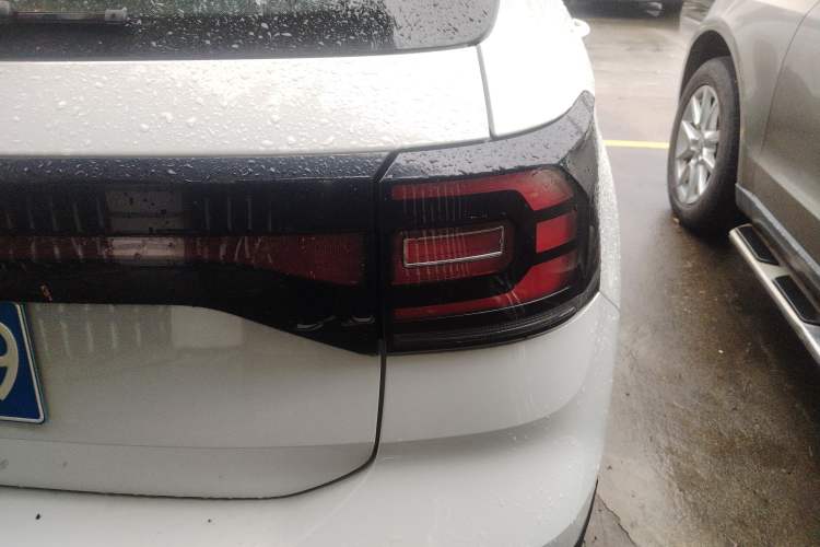Used Volkswagen Tacqua 2021 1.5L Automatic Shangzhilian Edition Right Rear Taillight