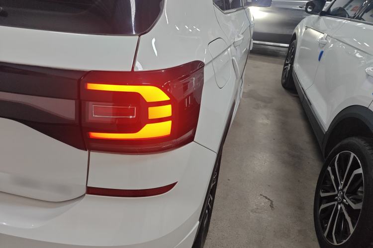 Used Volkswagen Tacqua 2021 280TSI DSG EnjoyPro Smart Connectivity Version Right Rear Taillight