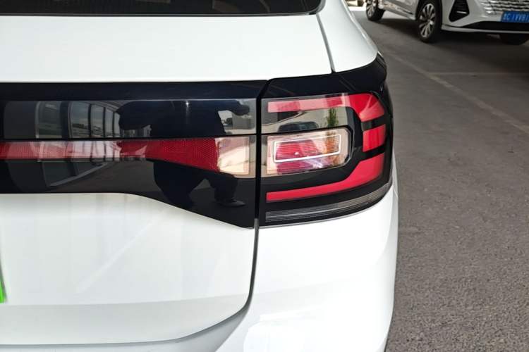Used Volkswagen Tacqua 2021 1.5L Automatic Yue Zhi Lian Edition Right Rear Taillight