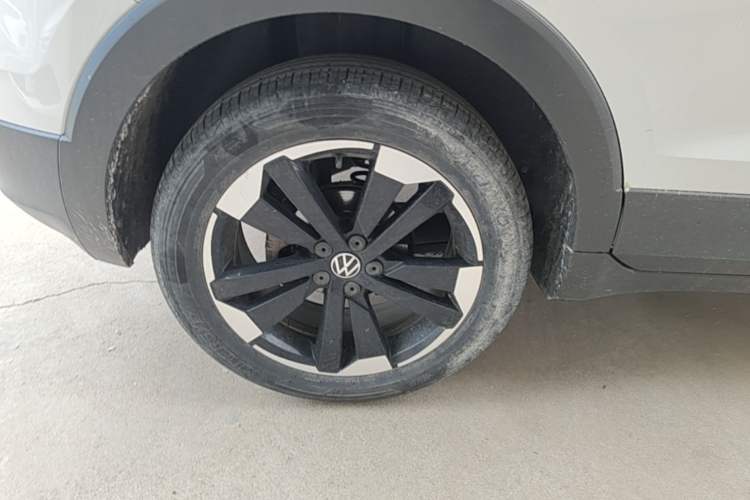 Used Volkswagen Tacqua 2021 1.5L Automatic Yue Zhi Lian Edition Right Rear Wheel Hub