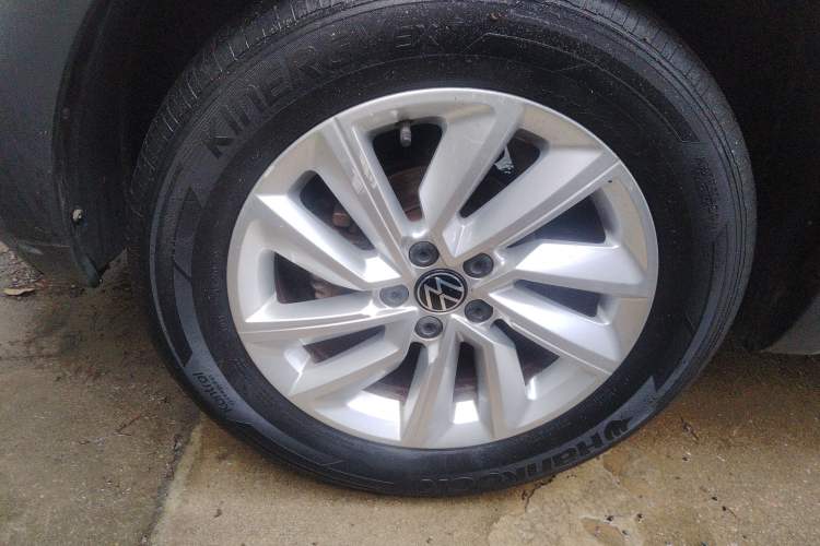 Used Volkswagen Tacqua 2021 1.5L Automatic Shangzhilian Edition Right Rear Wheel Hub