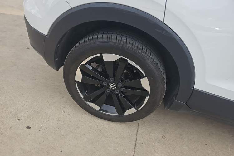 Used Volkswagen Tacqua 2021 1.5L Automatic Yue Zhi Lian Edition Right Rear Wheel Hub