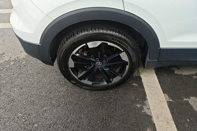 Used Volkswagen Tacqua 2021 1.5L Automatic Yue Zhi Lian Edition Right Rear Wheel Hub