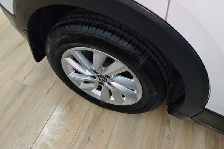 Used Volkswagen Tacqua 2021 1.5L Automatic Shangzhilian Edition Right Rear Wheel Hub