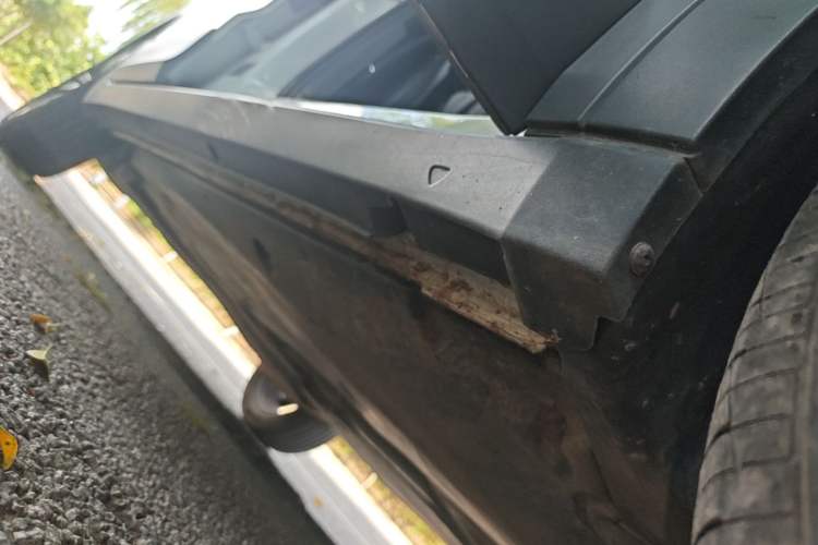 Used Volkswagen Tacqua 2021 200TSI DSG JoyConnect Edition Right Side Sill