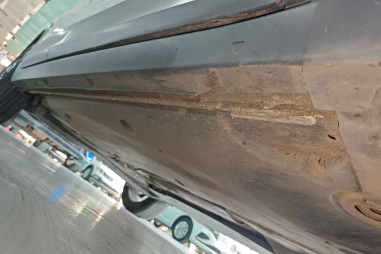 Used Volkswagen Tacqua 2021 200TSI DSG JoyConnect Edition Right Side Sill