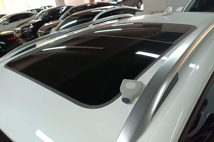 Used Volkswagen Tacqua 2021 200TSI DSG JoyConnect Edition Roof