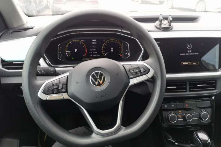 Used Volkswagen Tacqua 2021 200TSI DSG JoyConnect Edition Steering Wheel