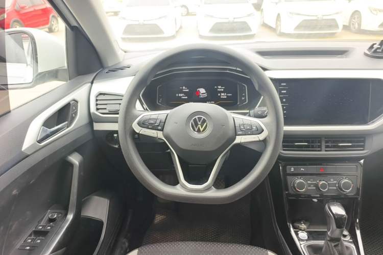 Used Volkswagen Tacqua 2021 1.5L Automatic 30th Anniversary Edition Steering Wheel