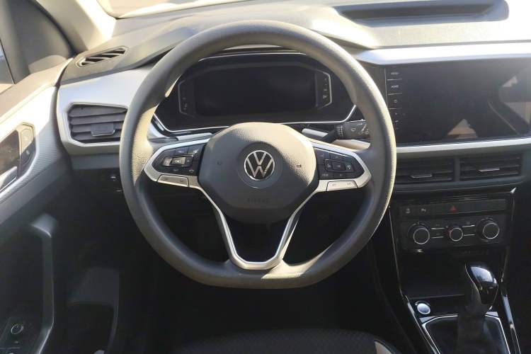 Used Volkswagen Tacqua 2021 200TSI DSG JoyConnect Edition Steering Wheel