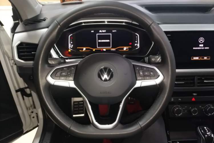 Used Volkswagen Tacqua 2021 280TSI DSG R-Line Connected Version Steering Wheel