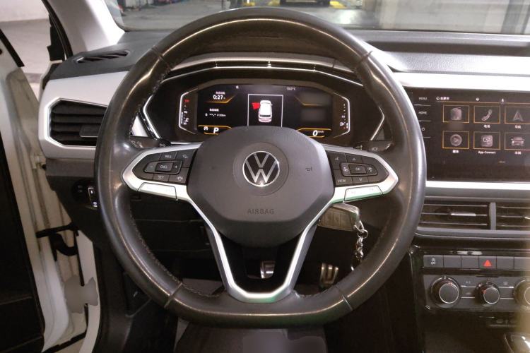 Used Volkswagen Tacqua 2021 280TSI DSG R-Line Connected Version Steering Wheel