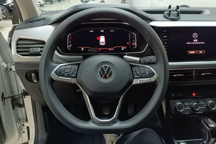 Used Volkswagen Tacqua 2021 200TSI DSG JoyConnect Edition Steering Wheel