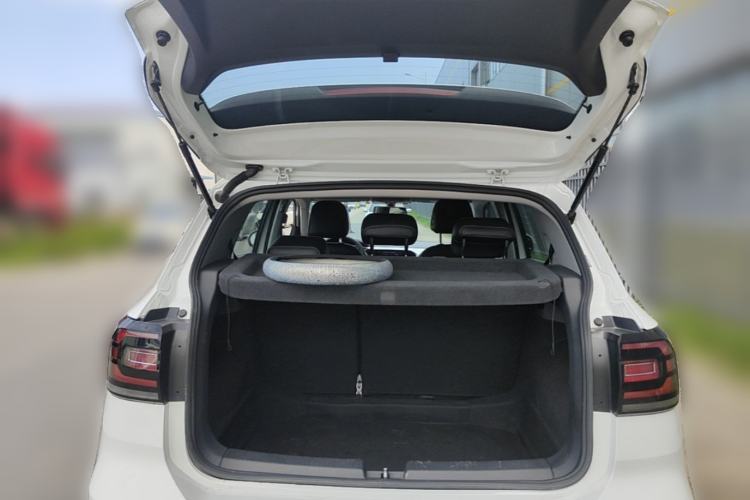 Used Volkswagen Tacqua 2021 1.5L Automatic 30th Anniversary Edition Trunk