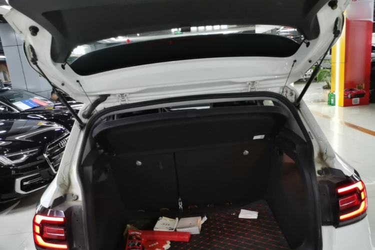 Used Volkswagen Tacqua 2021 1.5L Automatic Yue Zhi Lian Edition Trunk