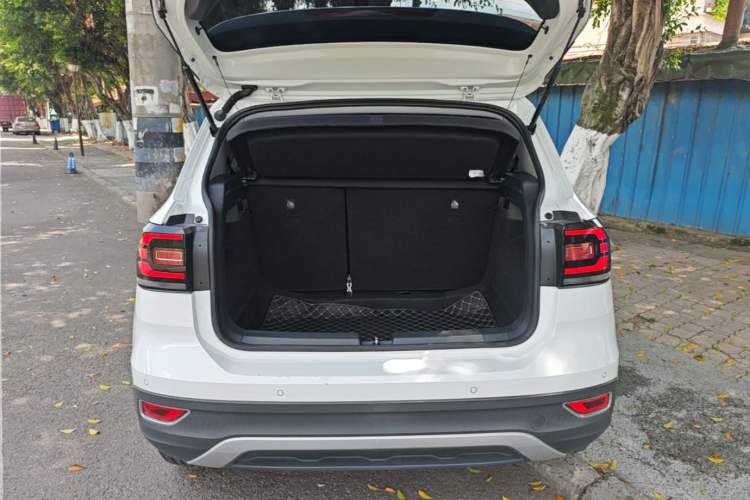 Used Volkswagen Tacqua 2021 200TSI DSG JoyConnect Edition Trunk