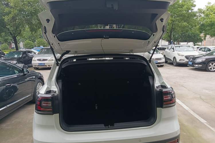 Used Volkswagen Tacqua 2021 1.5L Automatic Yue Zhi Lian Edition Trunk