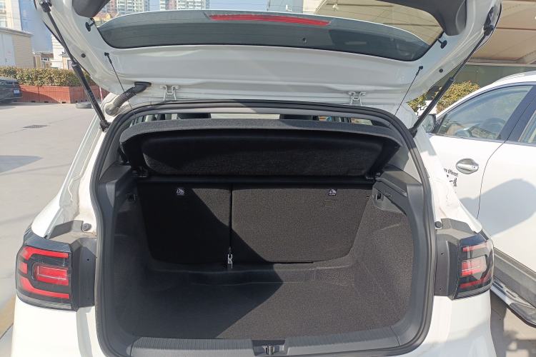 Used Volkswagen Tacqua 2021 280TSI DSG EnjoyPro Smart Connectivity Version Trunk