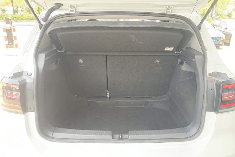 Used Volkswagen Tacqua 2021 1.5L Automatic Yue Zhi Lian Edition Trunk
