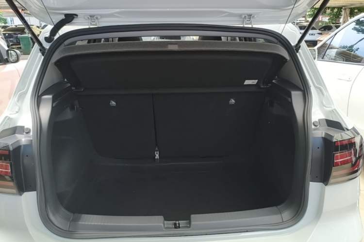 Used Volkswagen Tacqua 2021 1.5L Automatic Yue Zhi Lian Edition Trunk