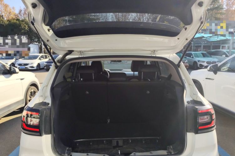 Used Volkswagen Tacqua 2021 200TSI DSG JoyConnect Edition Trunk
