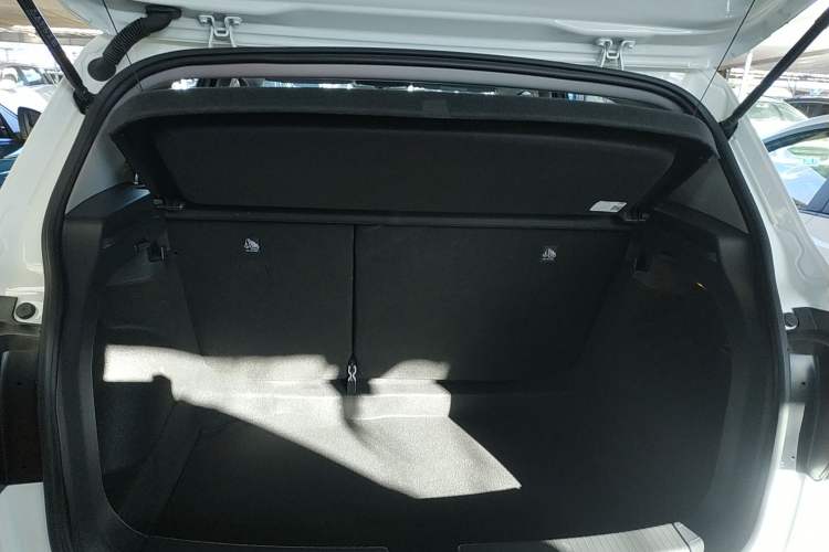 Used Volkswagen Tacqua 2021 1.5L Automatic Yue Zhi Lian Edition Trunk